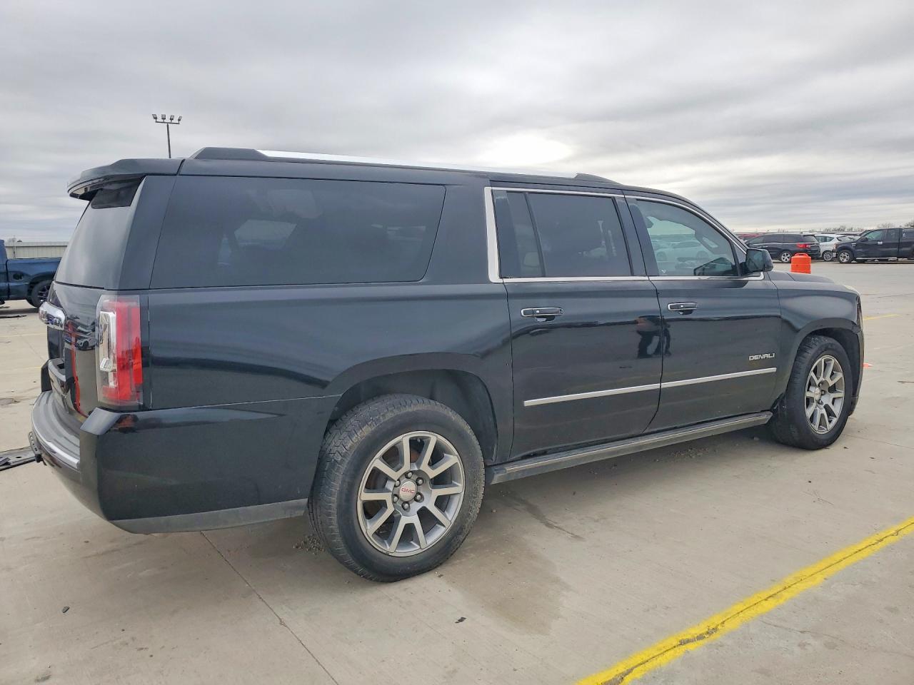 2015 GMC YUKON XL DENALI photo 5