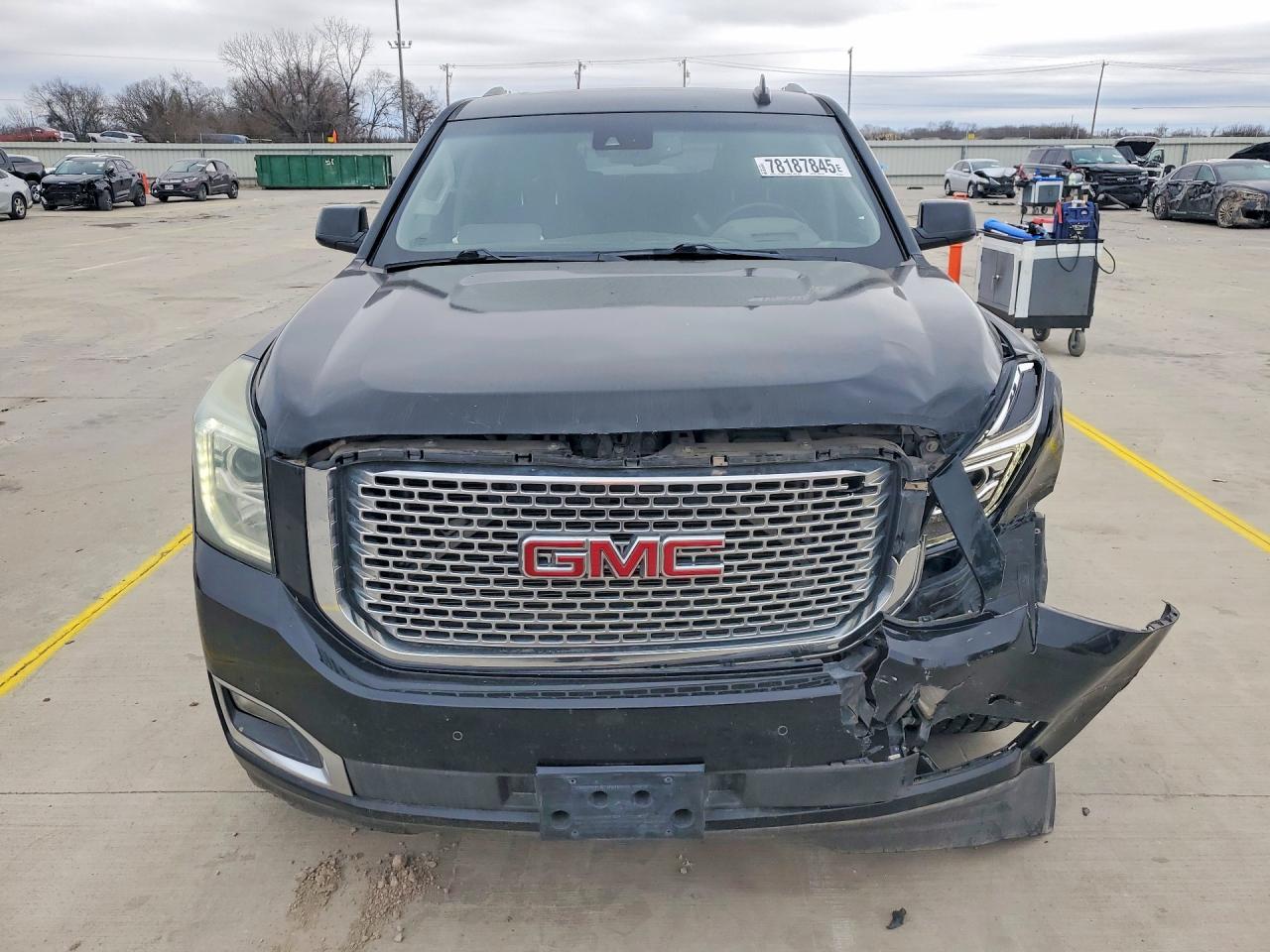 2015 GMC YUKON XL DENALI photo 9
