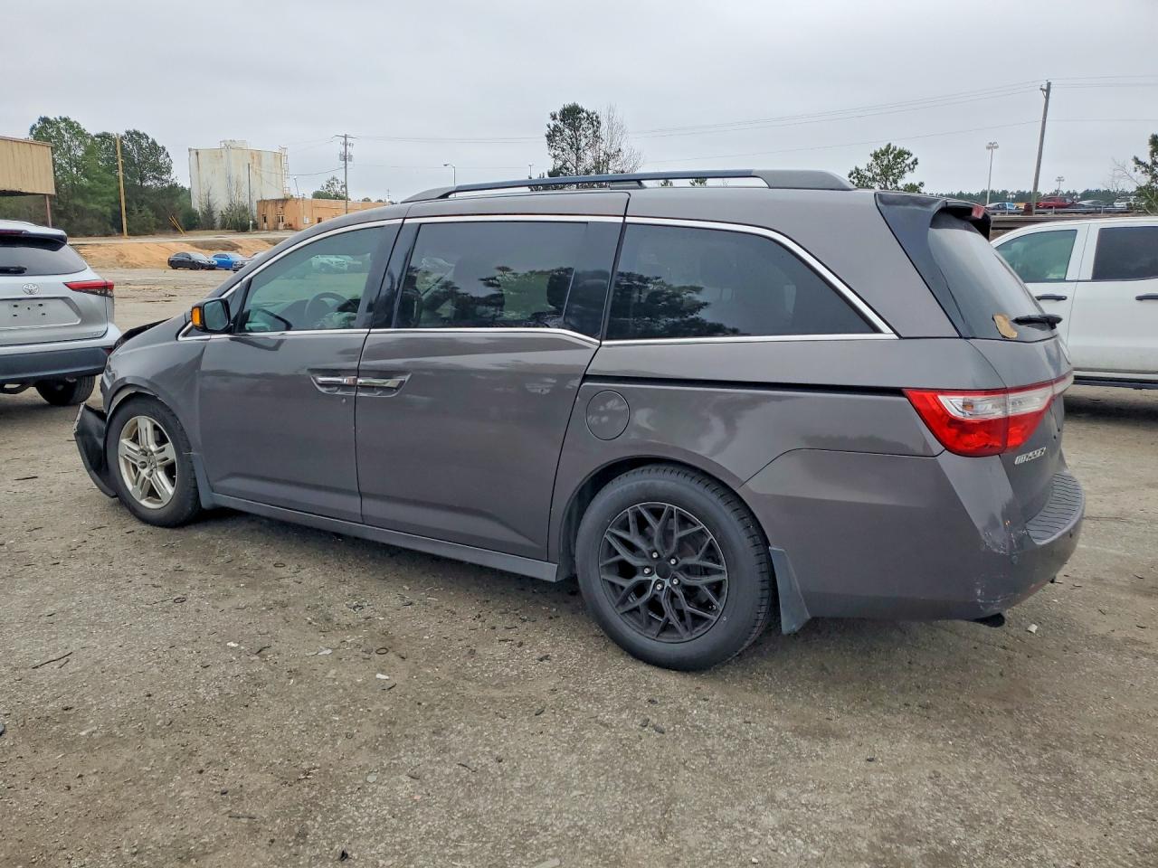 2012 HONDA ODYSSEY TOURING photo 2