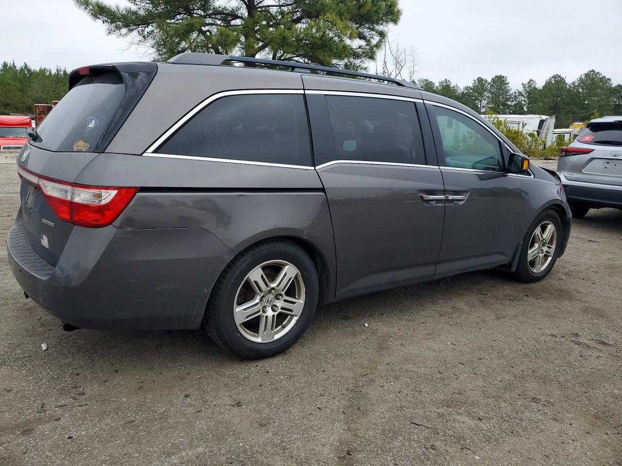 2012 HONDA ODYSSEY TOURING photo 3