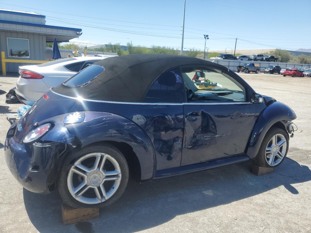 2005 VOLKSWAGEN NEW BEETLE photo 5