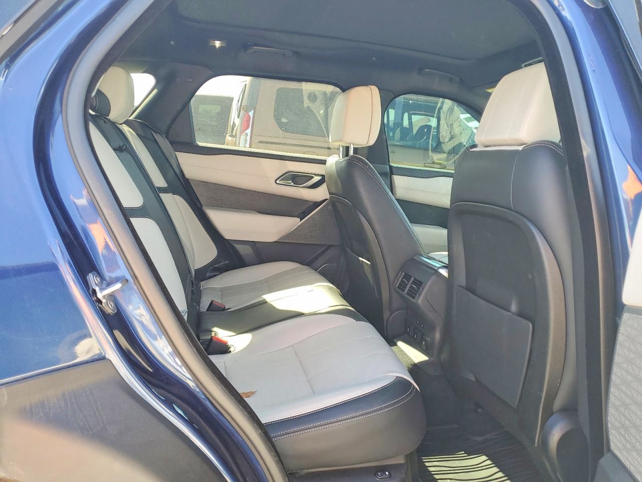 2020 LAND ROVER RANGE ROVER VELAR R-DYNAMIC HSE photo 19