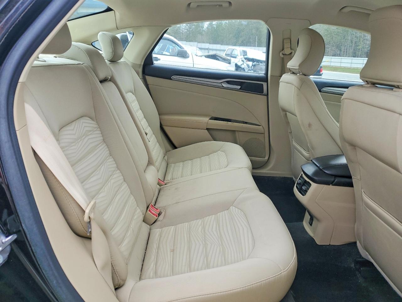 2016 FORD FUSION SE photo 19