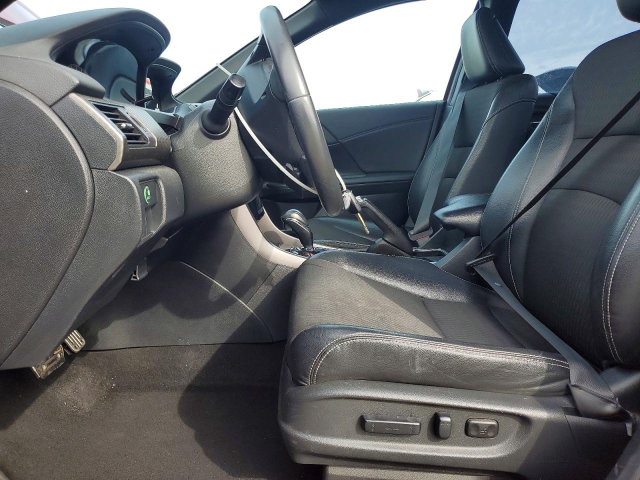 2016 HONDA ACCORD SPORT photo 13