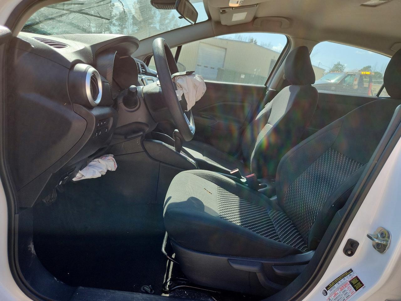 2020 NISSAN VERSA S photo 19