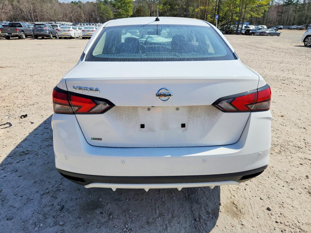 2020 NISSAN VERSA S photo 16