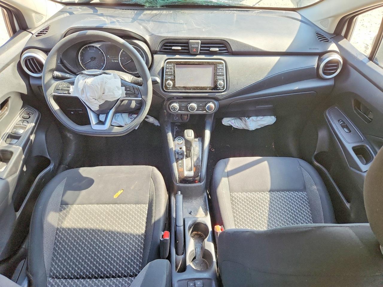 2020 NISSAN VERSA S photo 22
