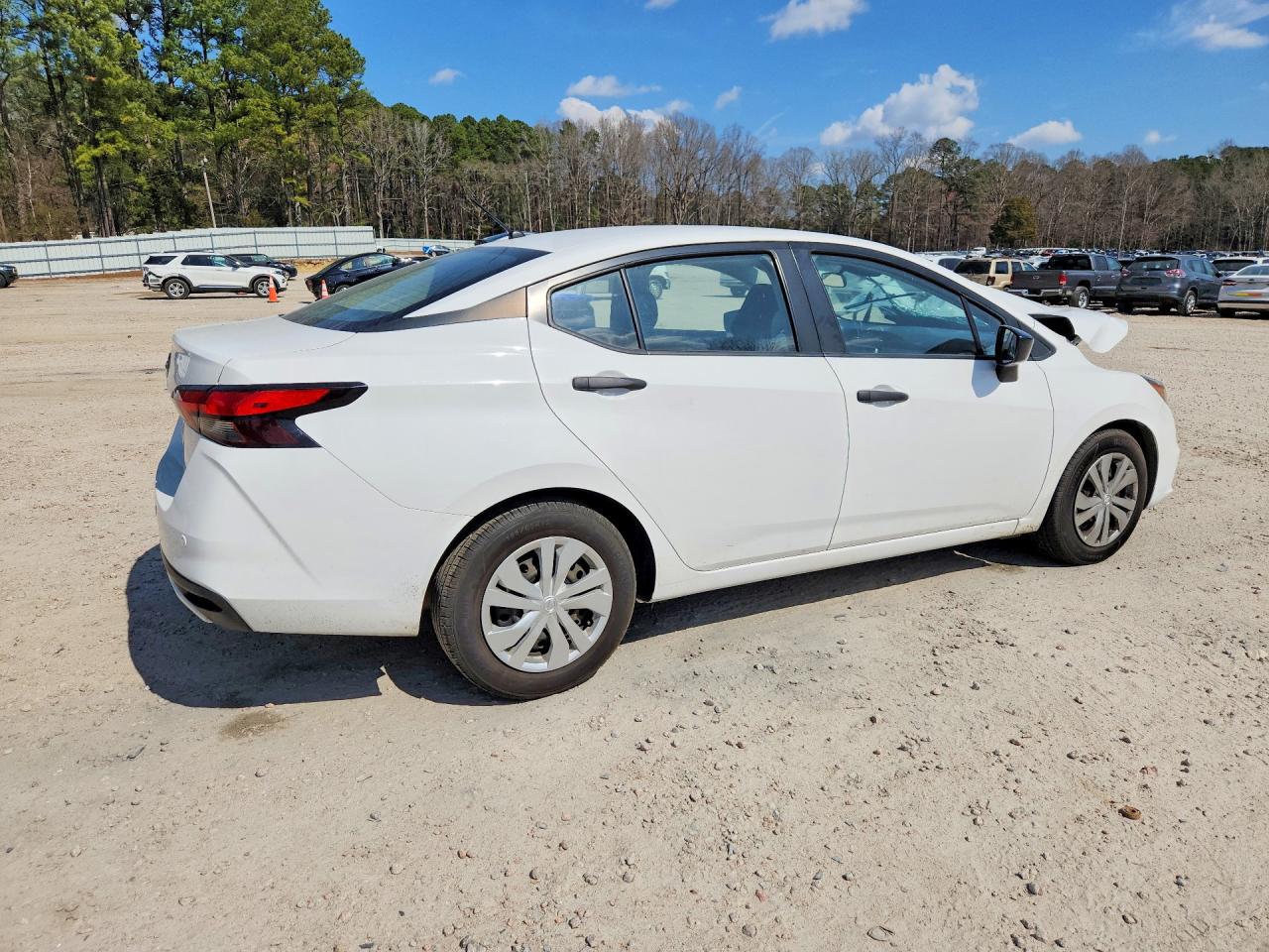 2020 NISSAN VERSA S photo 7
