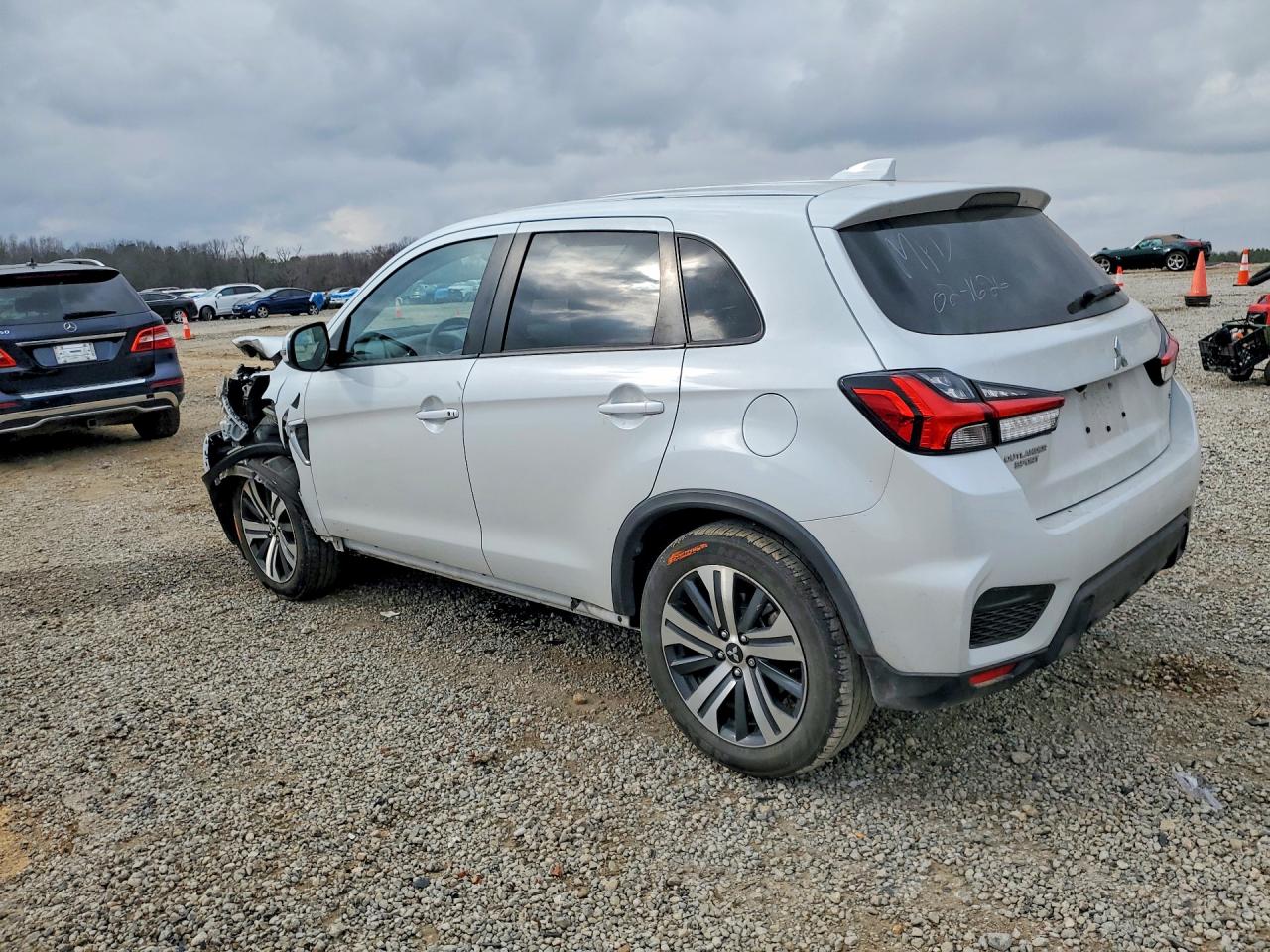 2022 MITSUBISHI OUTLANDER SPORT SE photo 2