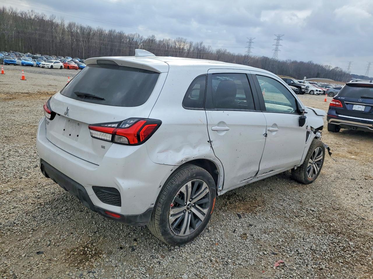 2022 MITSUBISHI OUTLANDER SPORT SE photo 3