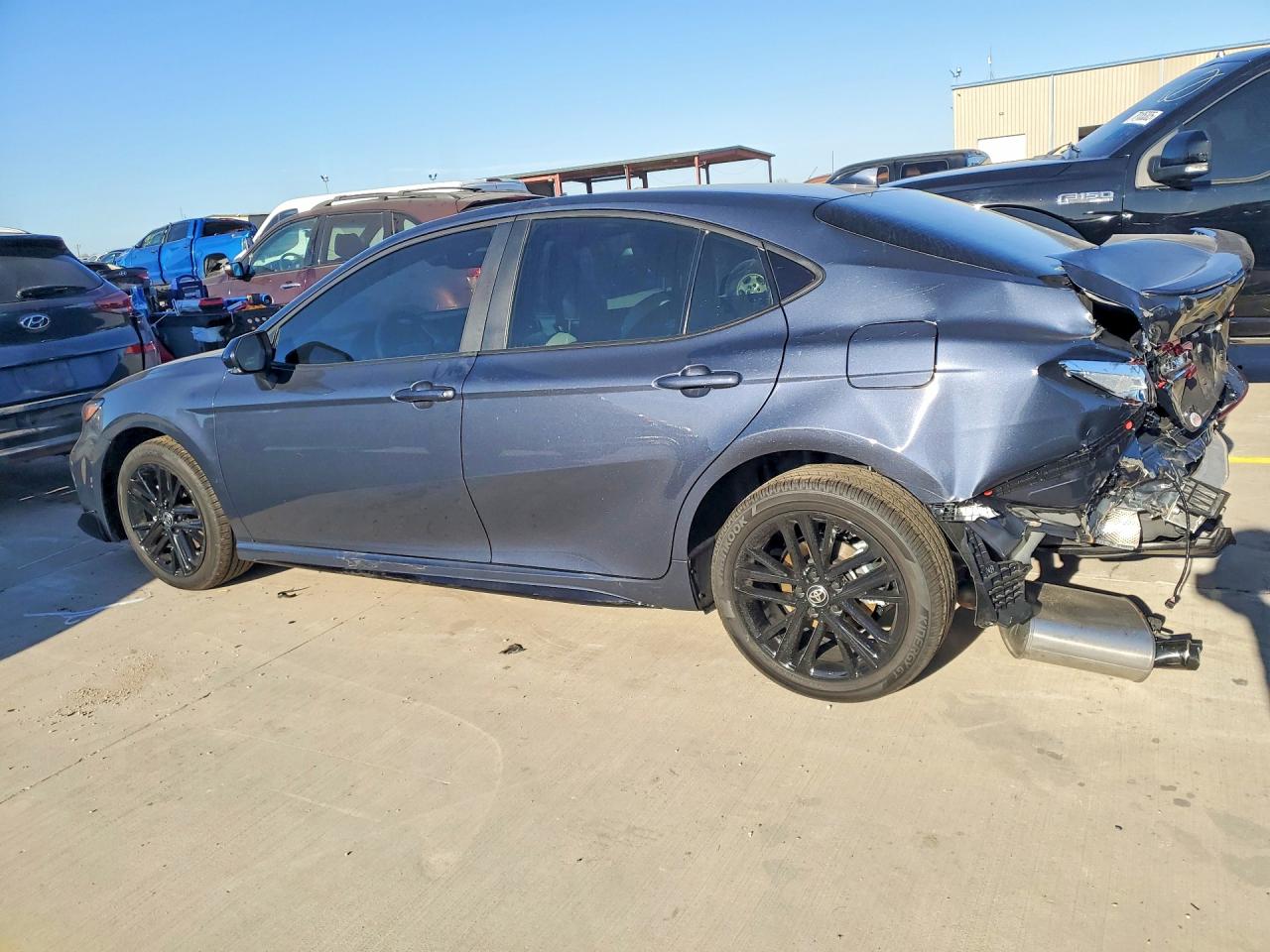 2026 TOYOTA CAMRY SE photo 2
