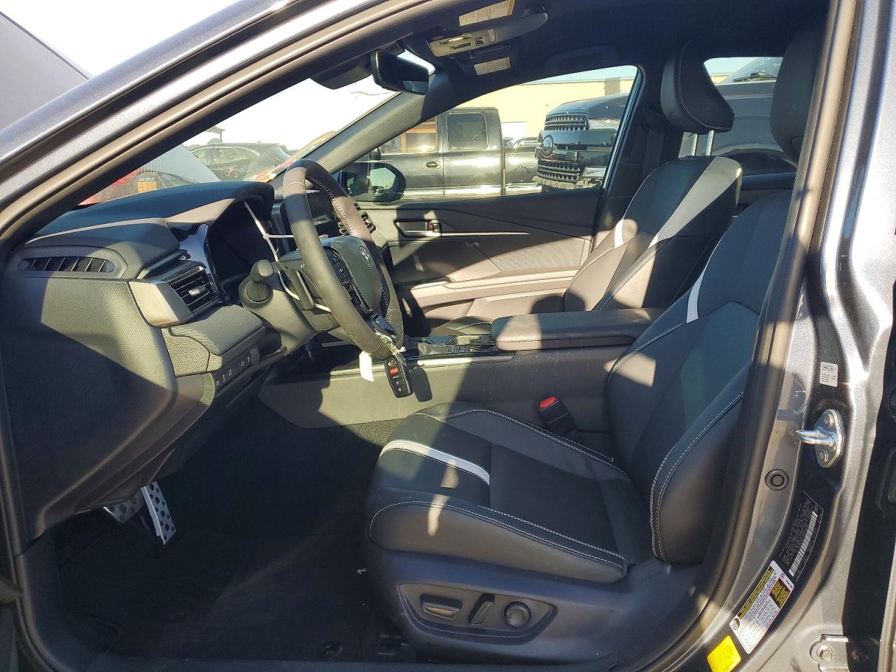 2026 TOYOTA CAMRY SE photo 7