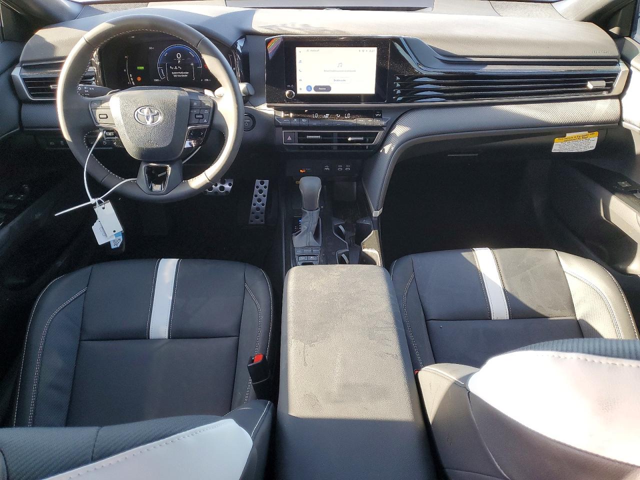 2026 TOYOTA CAMRY SE photo 8