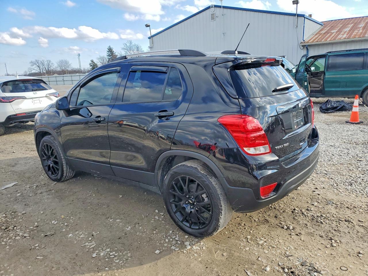 2022 CHEVROLET TRAX 1LT photo 3