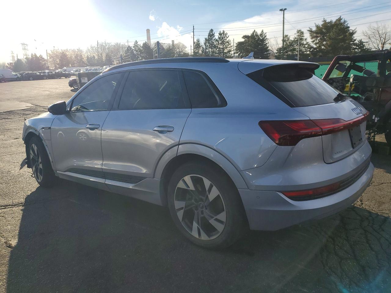 2022 AUDI E-TRON PREMIUM photo 3