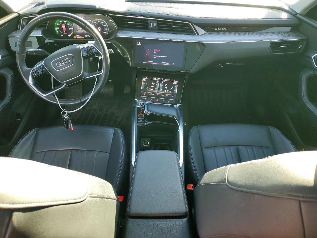 2022 AUDI E-TRON PREMIUM photo 15