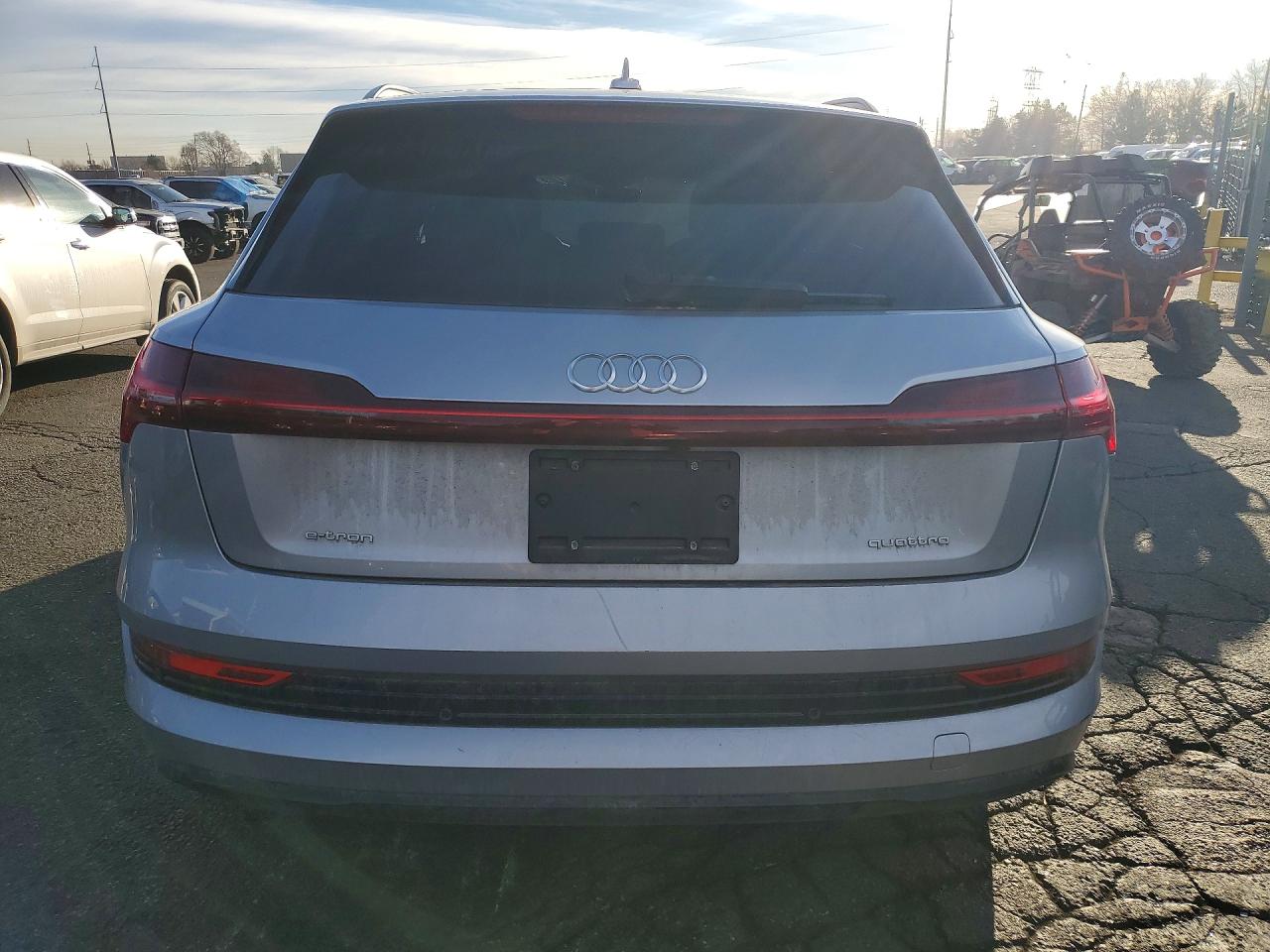 2022 AUDI E-TRON PREMIUM photo 11