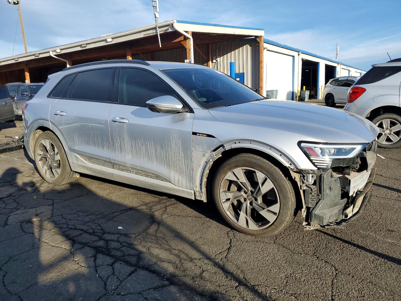 2022 AUDI E-TRON PREMIUM photo 7