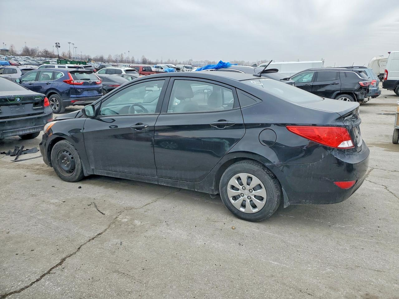 2016 HYUNDAI ACCENT SE photo 3