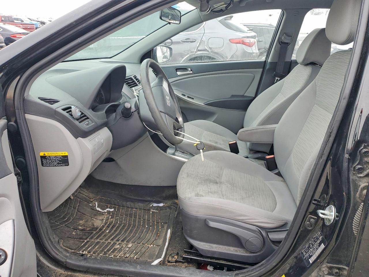 2016 HYUNDAI ACCENT SE photo 13