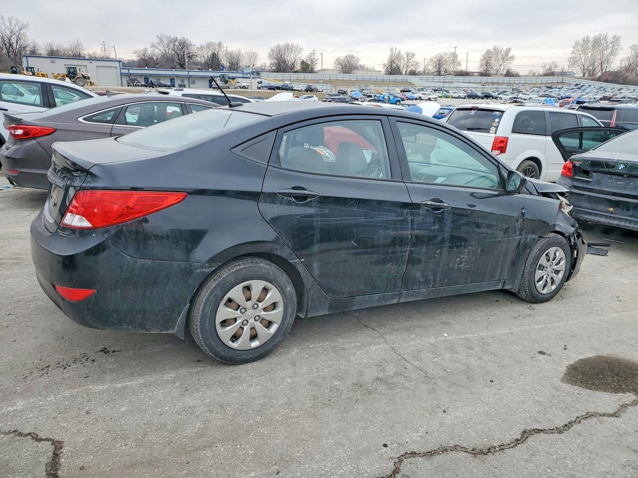 2016 HYUNDAI ACCENT SE photo 5