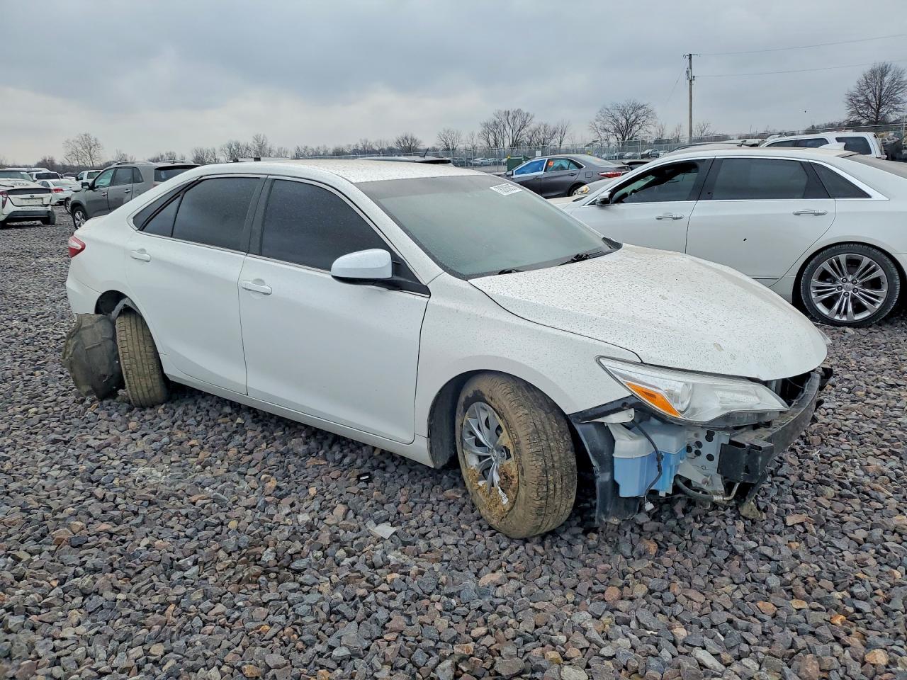 2015 TOYOTA CAMRY LE photo 7