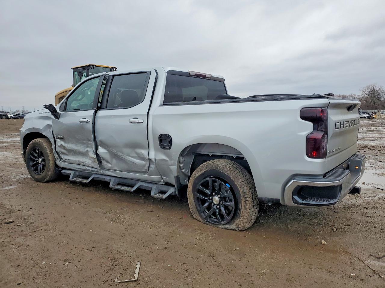 2019 CHEVROLET SILVERADO C1500 LT photo 2