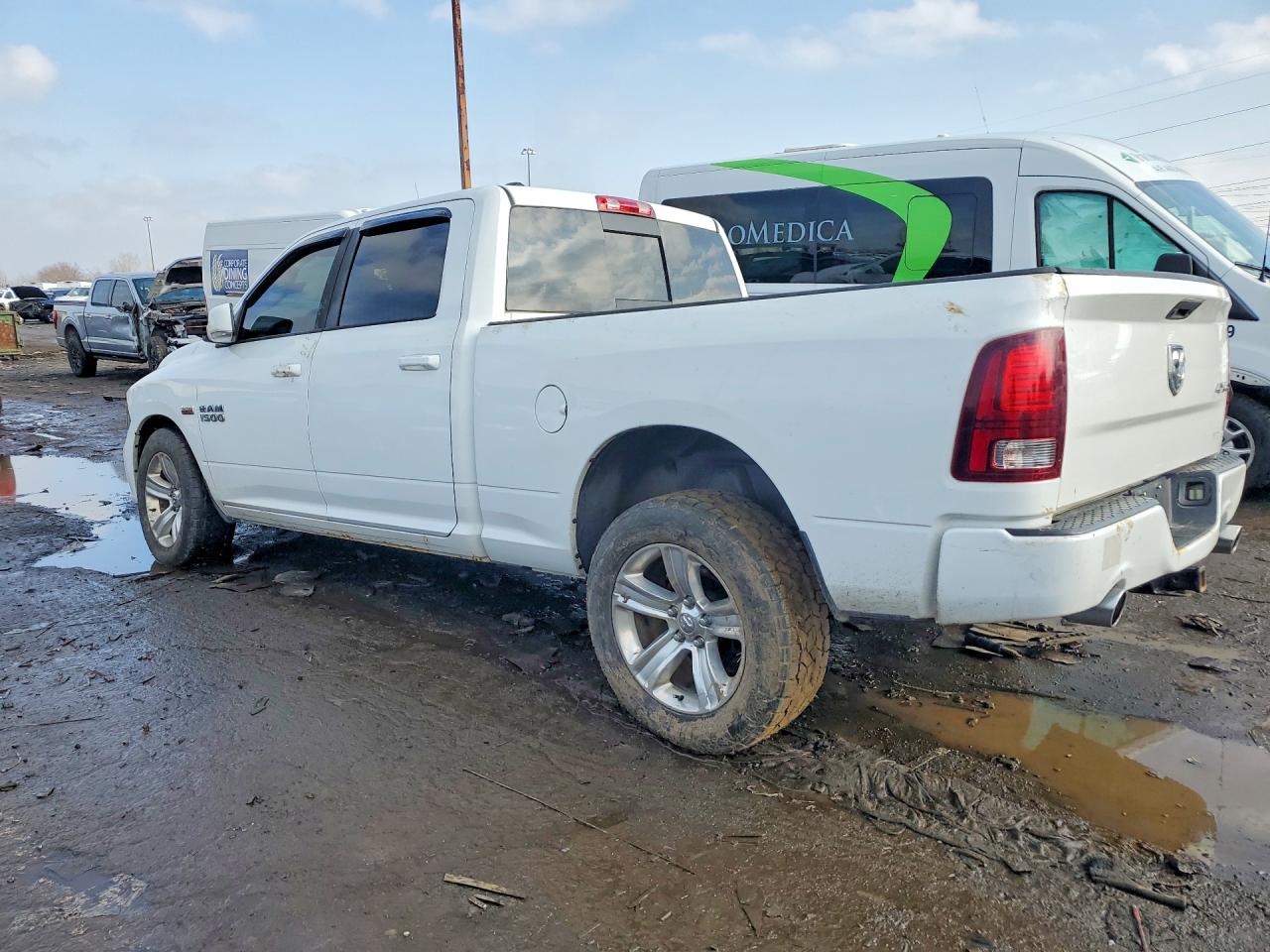 2015 RAM 1500 SPORT photo 2