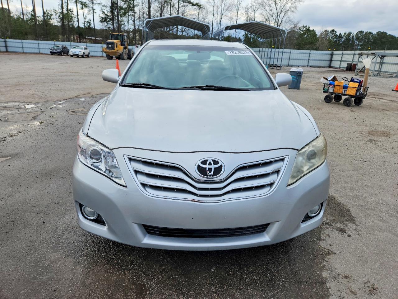 2010 TOYOTA CAMRY XLE photo 5