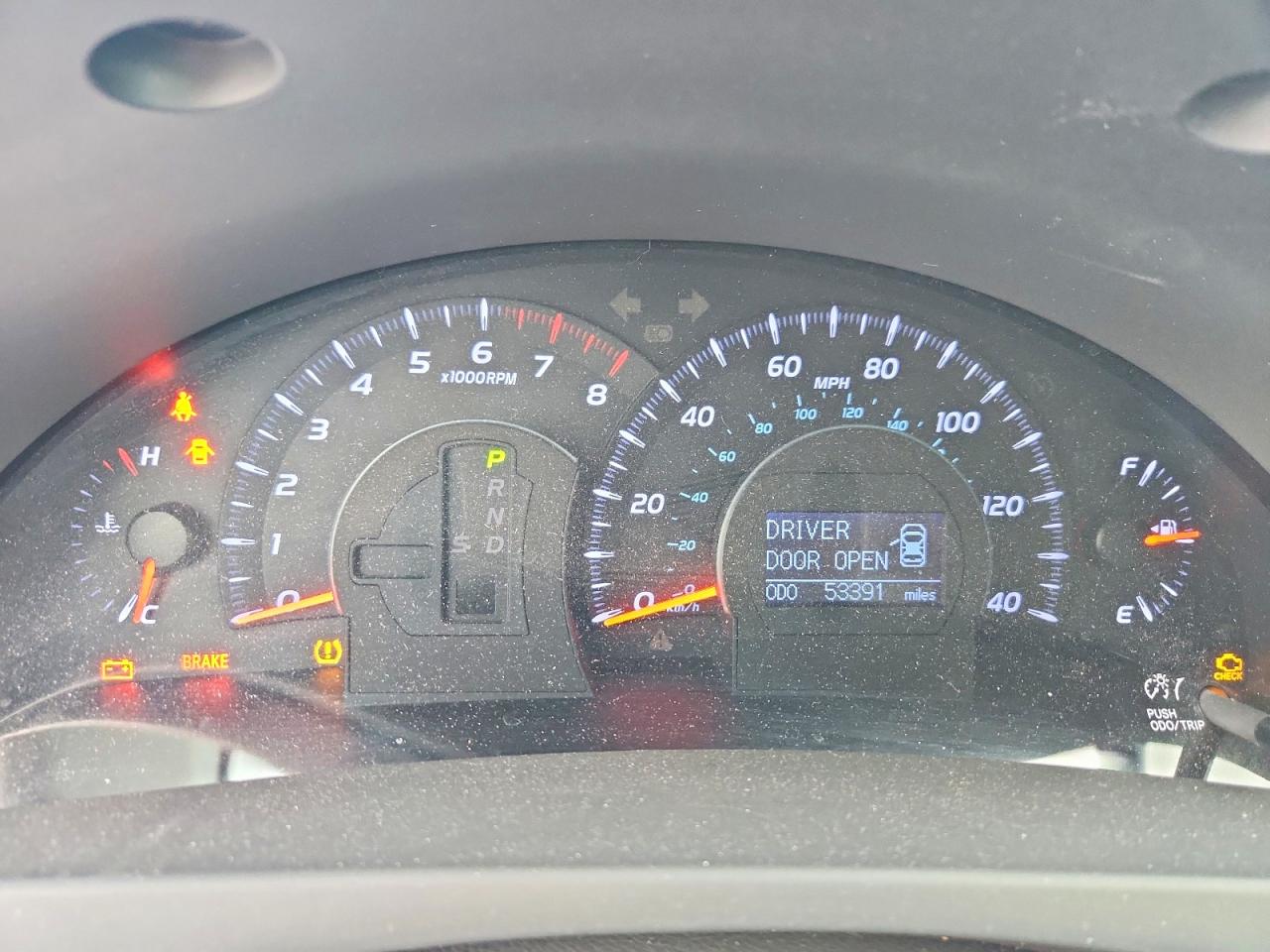 2010 TOYOTA CAMRY XLE photo 9