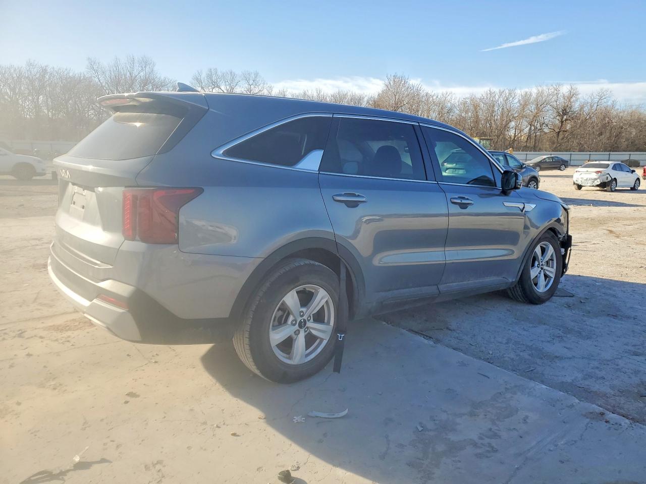 2024 KIA SORENTO LX photo 3