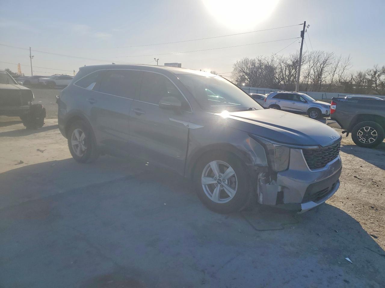 2024 KIA SORENTO LX photo 4