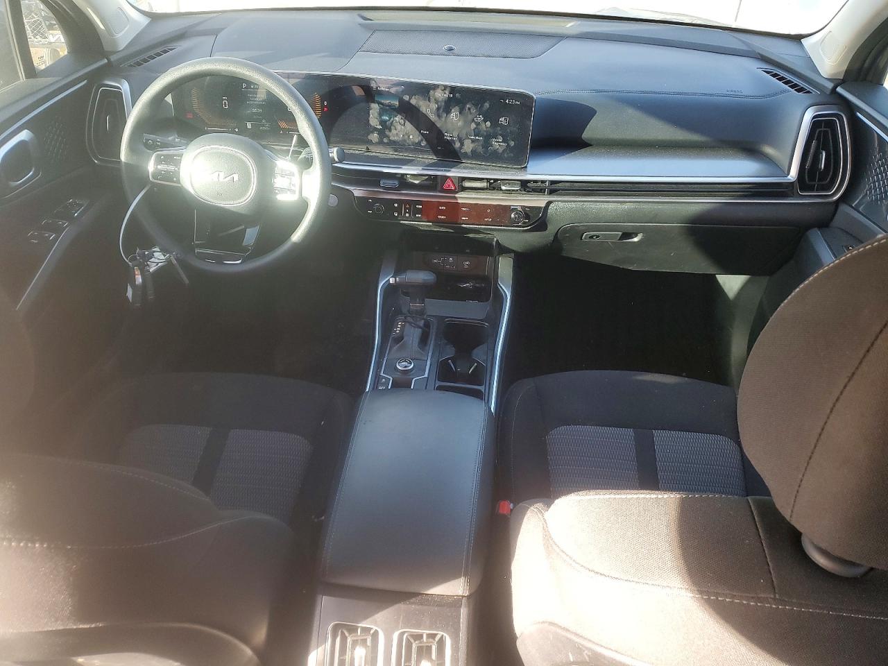 2024 KIA SORENTO LX photo 8