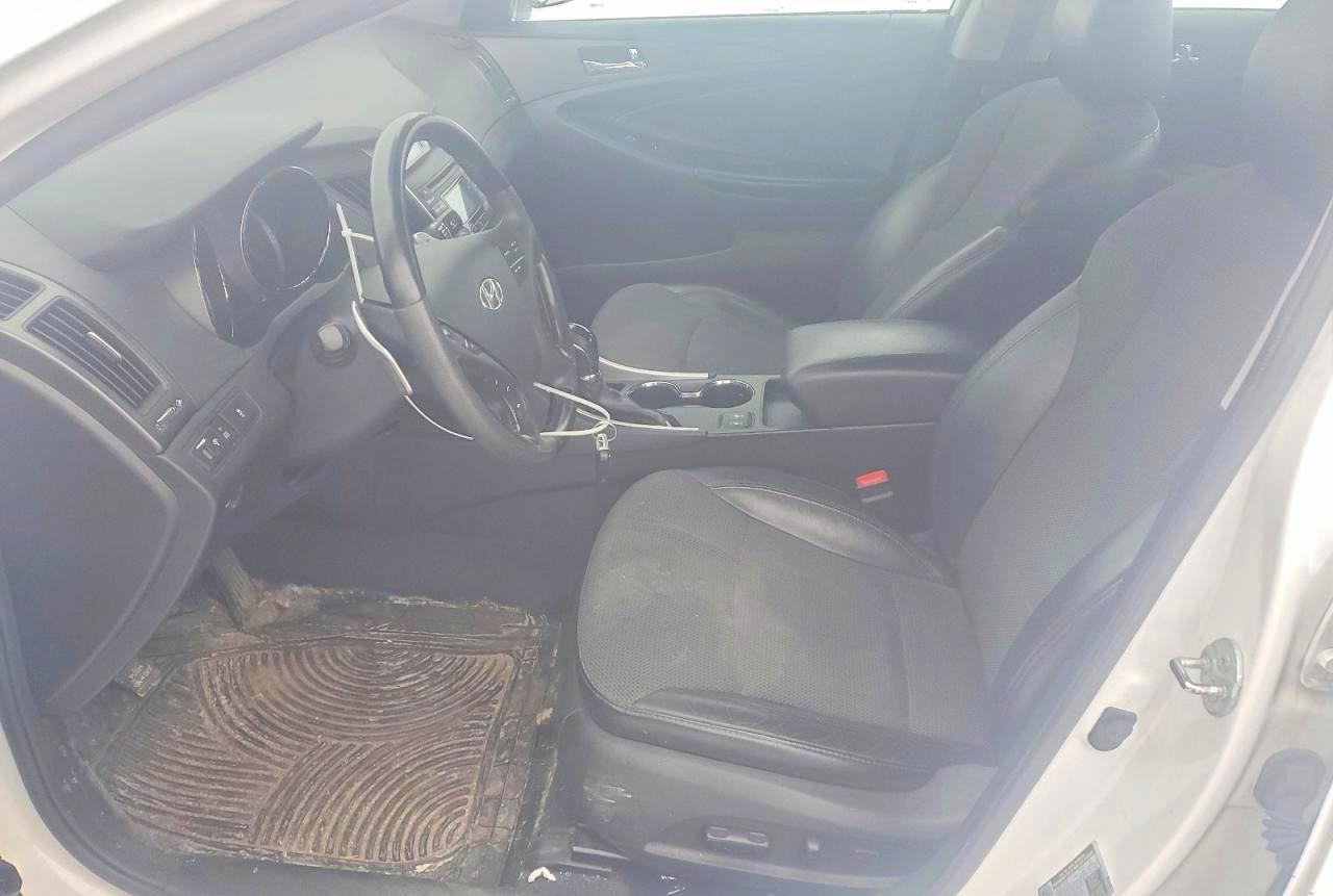 2013 HYUNDAI SONATA SE photo 7