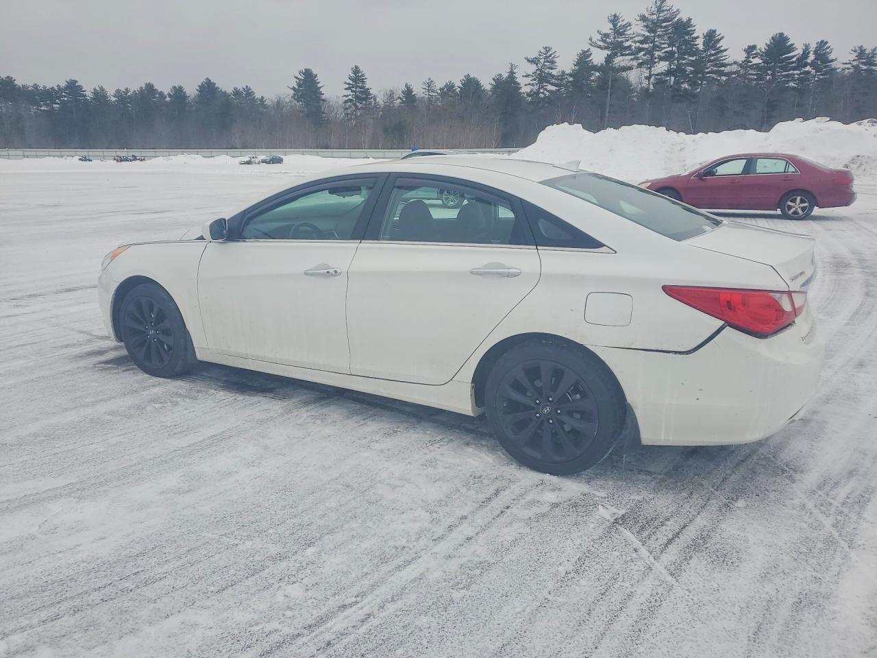 2013 HYUNDAI SONATA SE photo 2