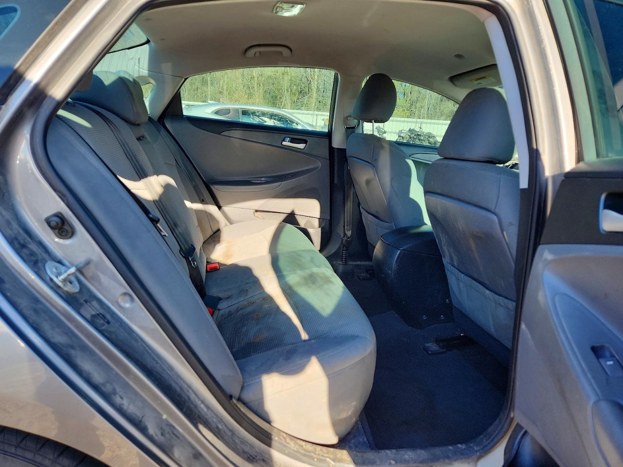 2014 HYUNDAI SONATA GLS photo 19