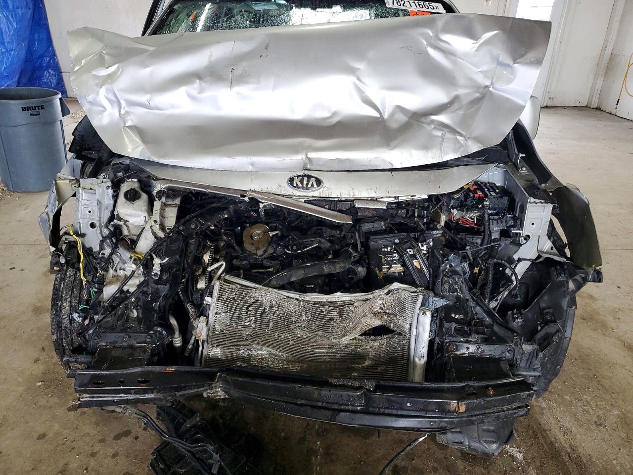 2016 KIA SEDONA L photo 34