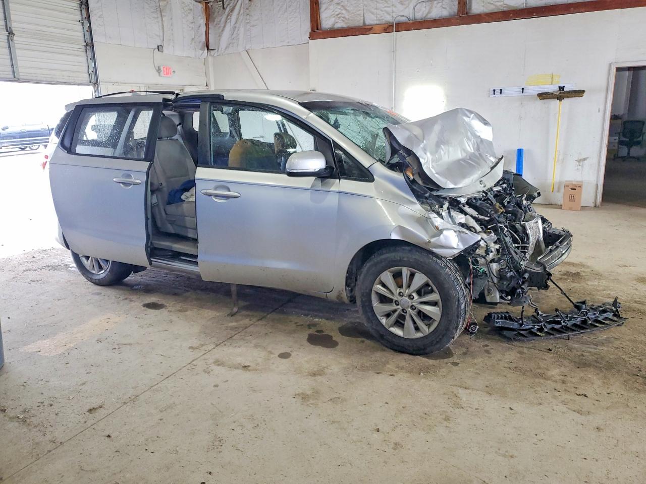 2016 KIA SEDONA L photo 10