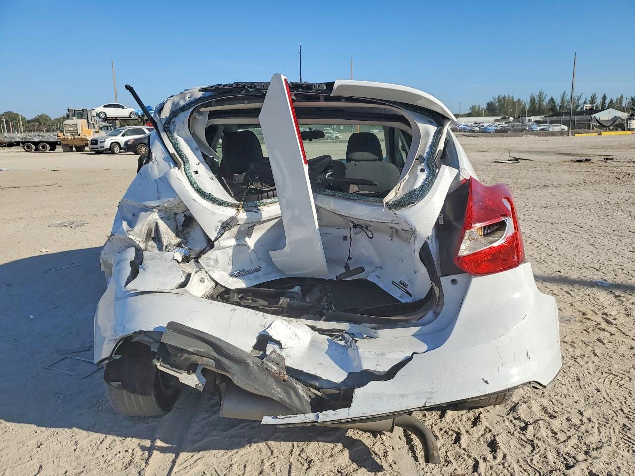 2014 FORD FOCUS SE photo 6