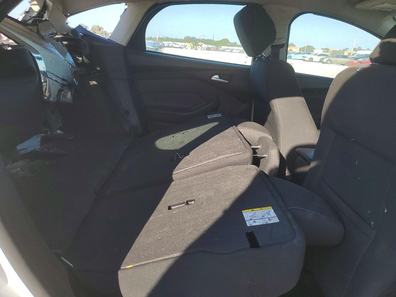 2014 FORD FOCUS SE photo 10