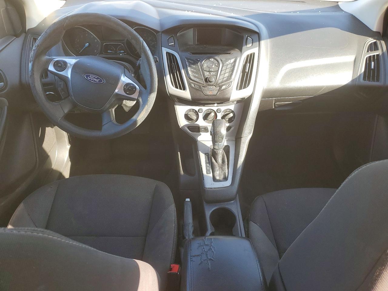 2014 FORD FOCUS SE photo 8