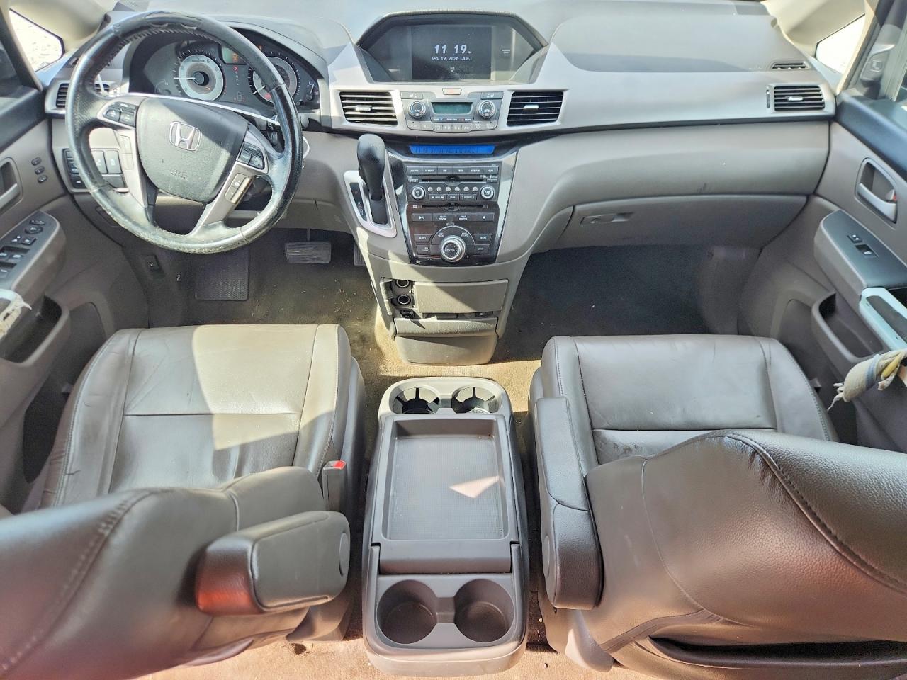 2013 HONDA ODYSSEY TOURING photo 8