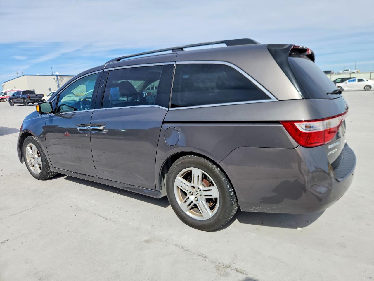 2013 HONDA ODYSSEY TOURING photo 2