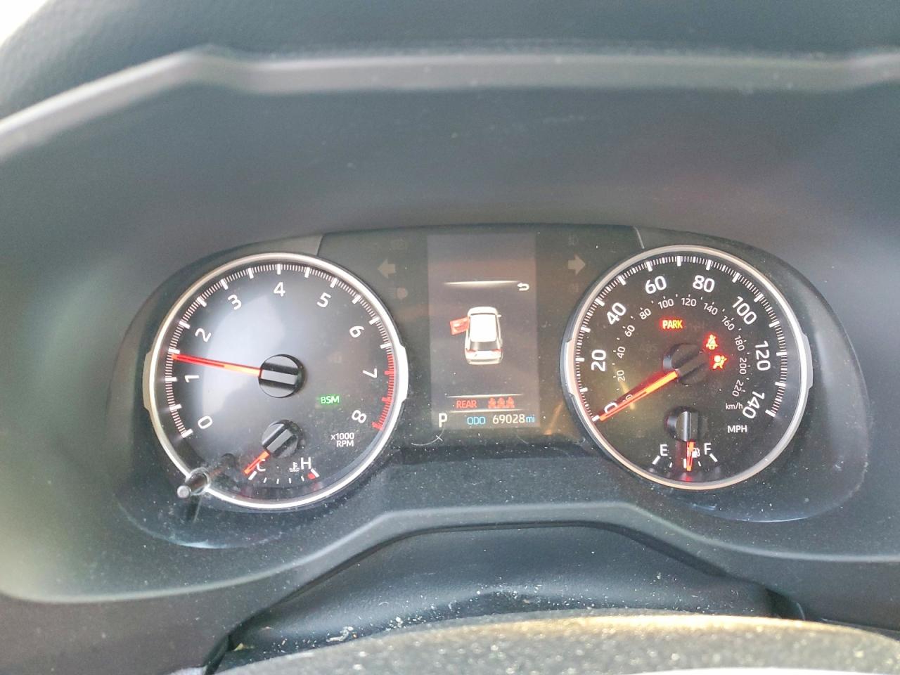 2021 TOYOTA RAV4 LE photo 25