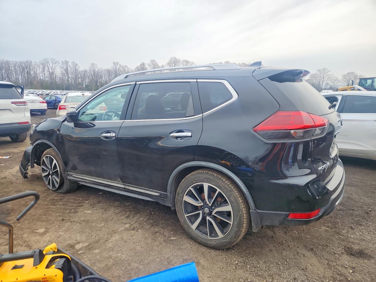 2018 NISSAN ROGUE S photo 2