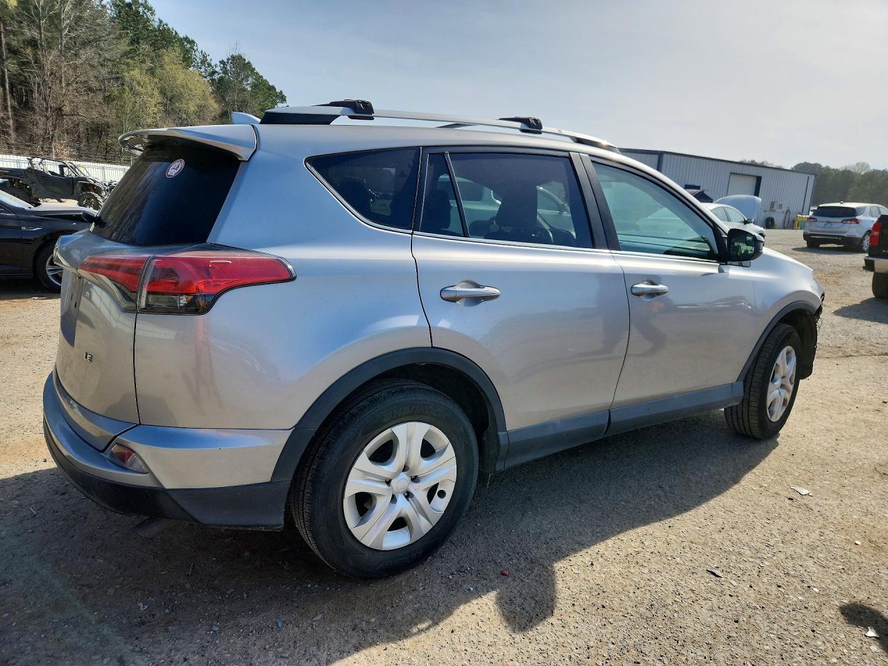 2016 TOYOTA RAV4 LE photo 5