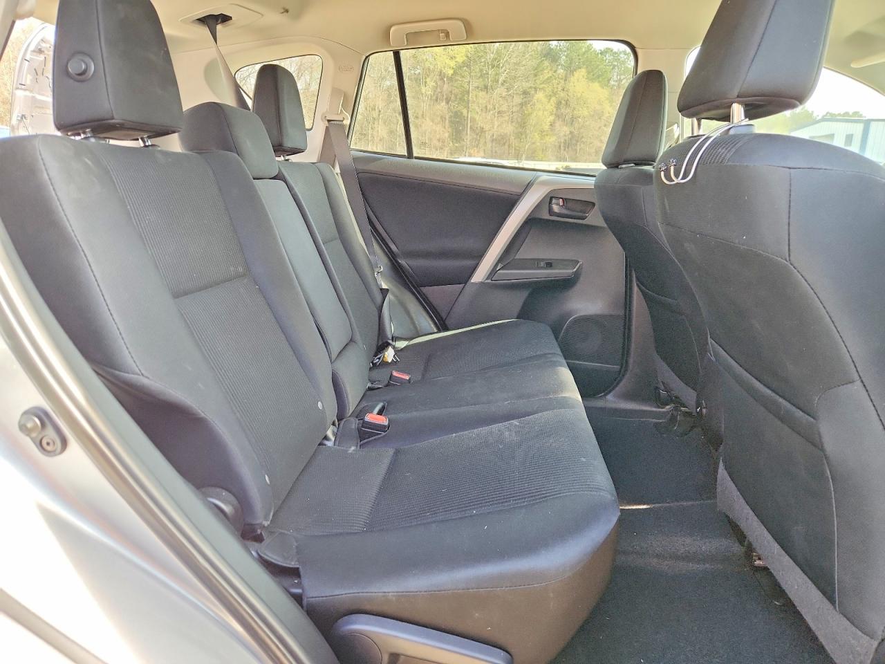 2016 TOYOTA RAV4 LE photo 21