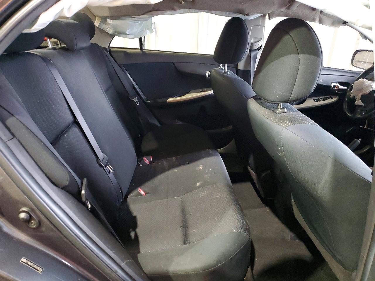 2010 TOYOTA COROLLA S photo 10