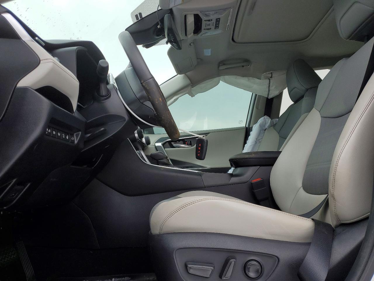 2021 TOYOTA RAV4 LIMITED photo 7