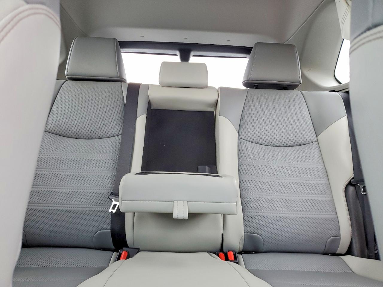 2021 TOYOTA RAV4 LIMITED photo 10
